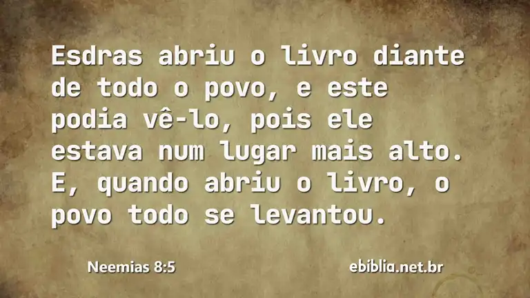 Neemias 8:5